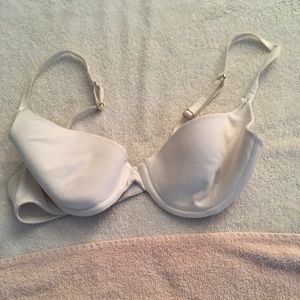 Victoria’s Secret 34 C White Bra. (Wired) Demi